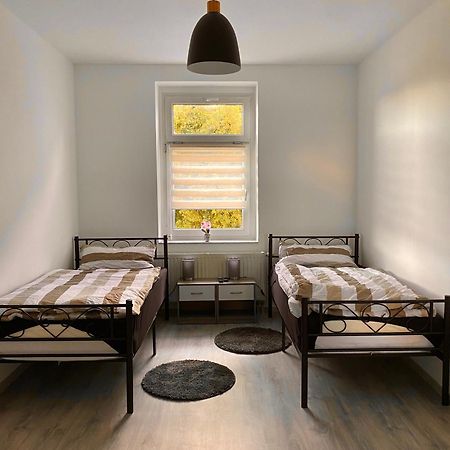 Schoene 3-Zimmer Monteurswohnung Im Sueden Von Leipzig Eg المظهر الخارجي الصورة