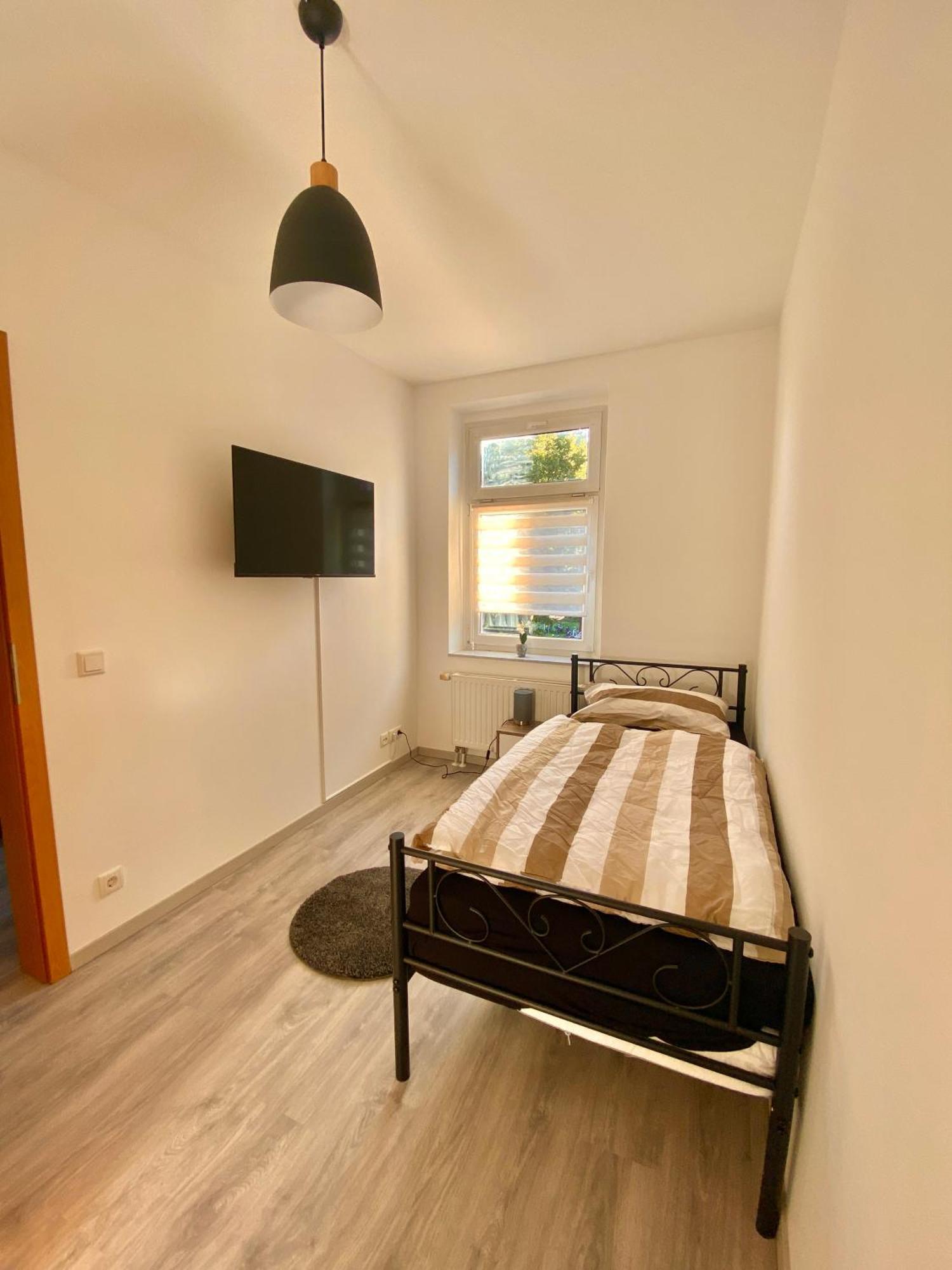 Schoene 3-Zimmer Monteurswohnung Im Sueden Von Leipzig Eg المظهر الخارجي الصورة
